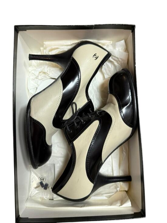 CHANEL Shoes - Vintage CHANEL Black Cream Two-tone Oxford Pumps with bags/box size 37